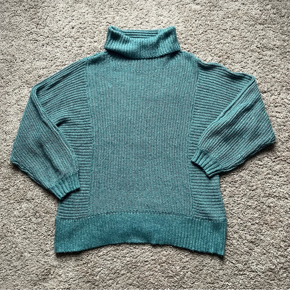 American Eagle Oversized Turtleneck Sweater, Size Small